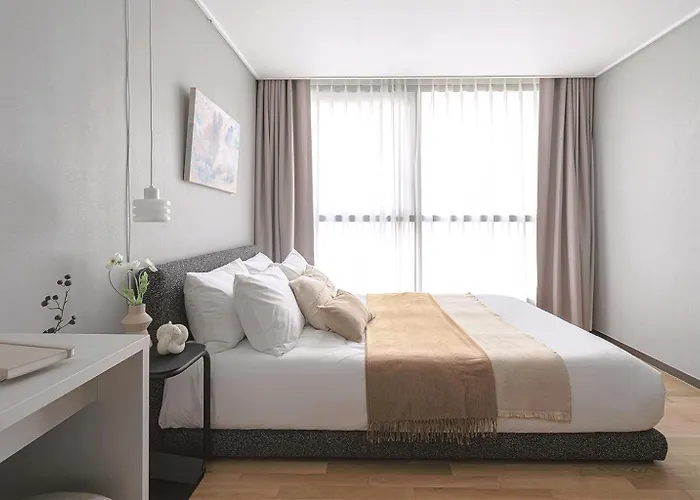 아파트 르컬렉티브 강남 예술의 전당 로이움 *